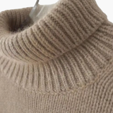 JERSEY SUAVE CON CUELLO ALTO
