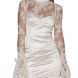 VESTIDO CORTO BLANCO DE SATÉN Y ENCAJE CON MANGA LARGA