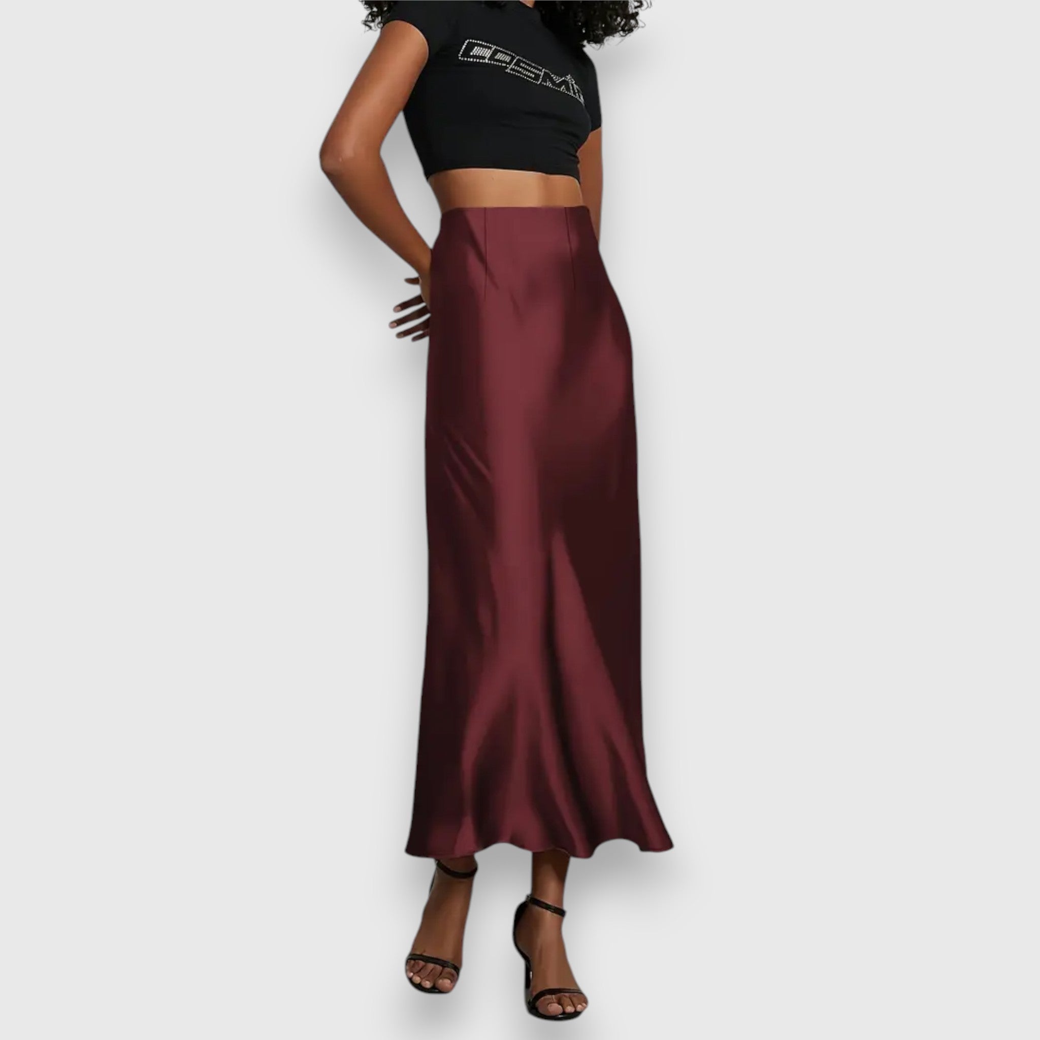 Amira – Alas elegantes