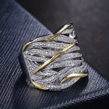 Anillo retorcido de múltiples capas elegante