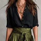 CONJUNTO BOHO CON BLUSA NEGRA Y FALDA MIDI DE SATÉN VERDE OLIVA