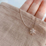 Collar de Cristal con Nieve Brillante en Oro y Plata