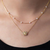 Collar de flores con perlas dobles