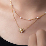 Collar de flores con perlas dobles