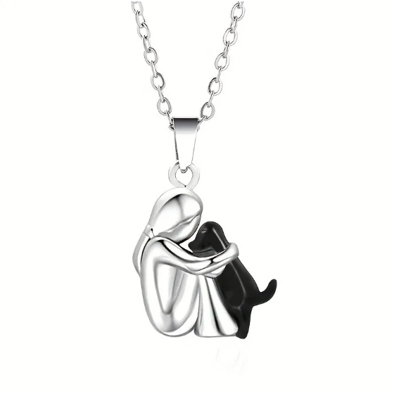 Collar con Niña y Perro Abrazados