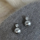Pendientes Elegantes de Perla Negra con Circonitas