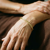 Pulsera de cristal elegante con dos filas en dorado