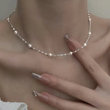 Collar elegante con brillantes perlas