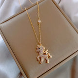 Collar de unicornio elegante