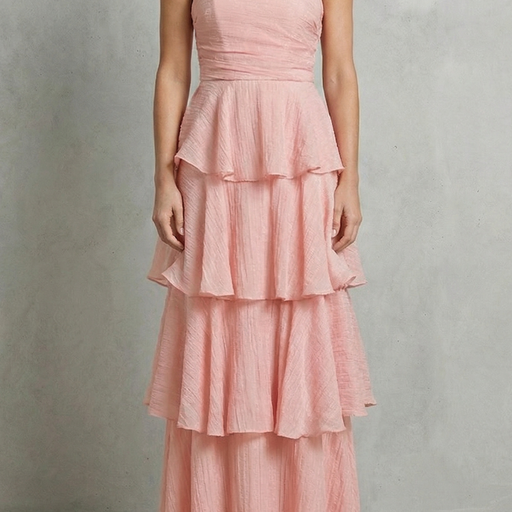 VESTIDO MAXI PALABRA DE HONOR CON CAPAS EN CASCADA