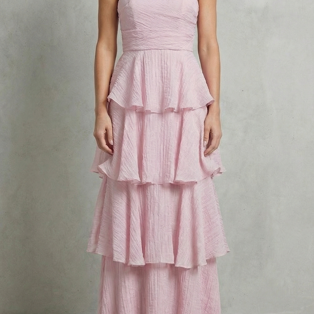 VESTIDO MAXI PALABRA DE HONOR CON CAPAS EN CASCADA