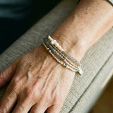 Conjunto de pulseras retro
