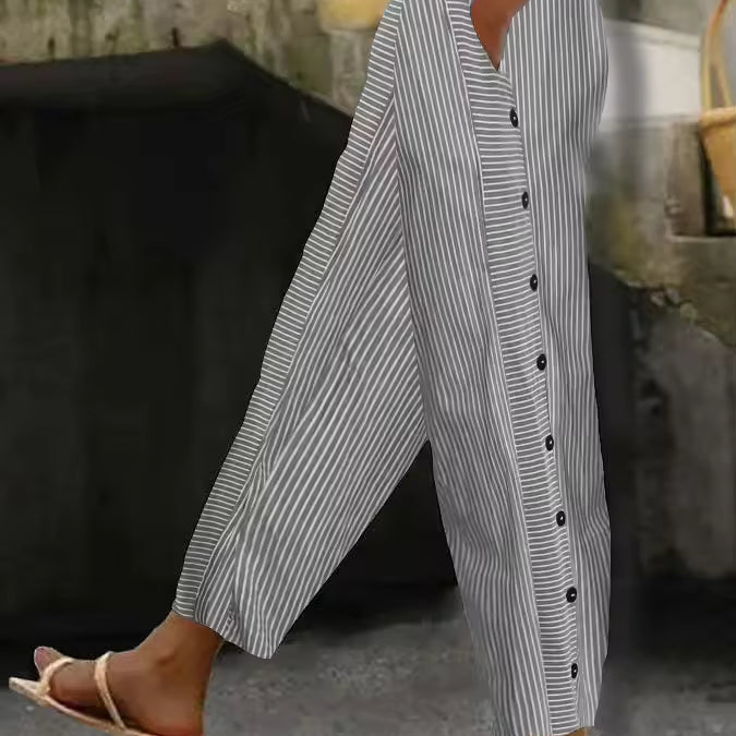 ELENA | Pantalón de Verano Ligero con Rayas Finas y Botones Laterales para un Estilo Casual Chic