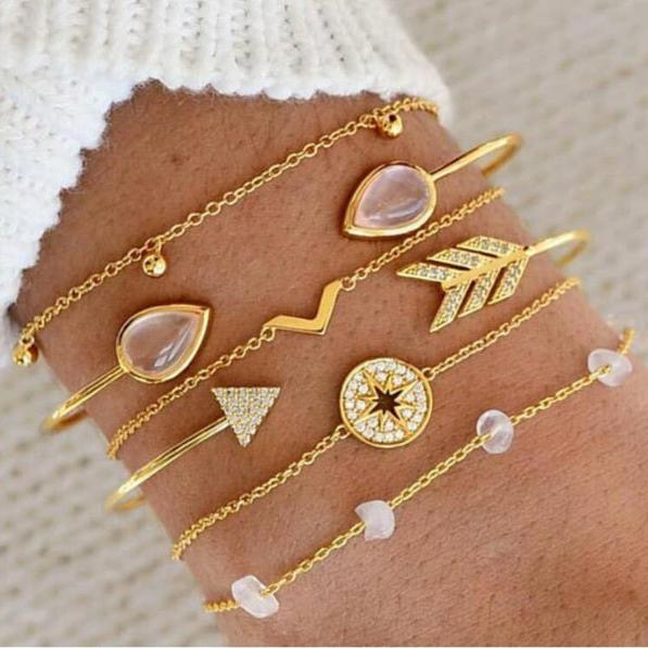 Conjunto de pulseras brillantes de lujo