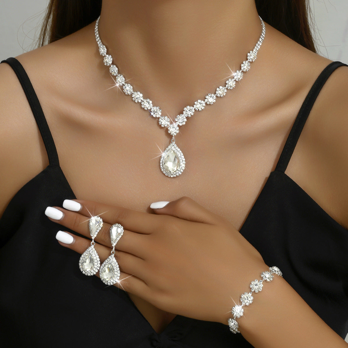 Conjunto de Tres Joyas para Novias