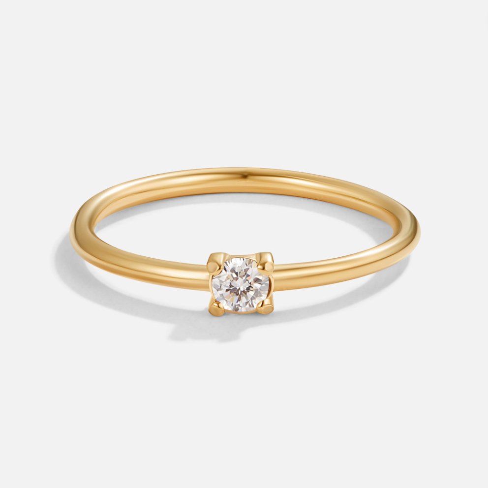 Anillos de oro con piedra de nacimiento