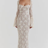 VESTIDO LARGO DE ENCAJE CON ELEGANCIA ROMÁNTICA
