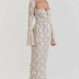 VESTIDO LARGO DE ENCAJE CON ELEGANCIA ROMÁNTICA