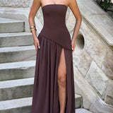 VESTIDO MAXI SIN TIRANTES CON ABERTURA Y CINTA